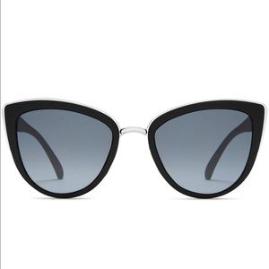 Quay “My Girl” sunglasses